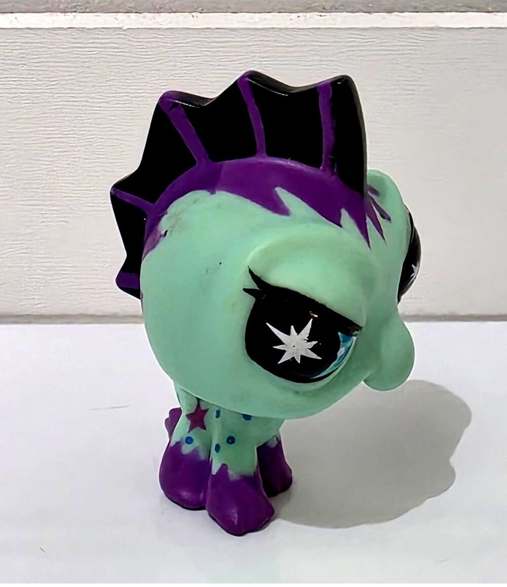 Hasbro Littlest Pet Shop Punkiest Pets Iguana Lizard